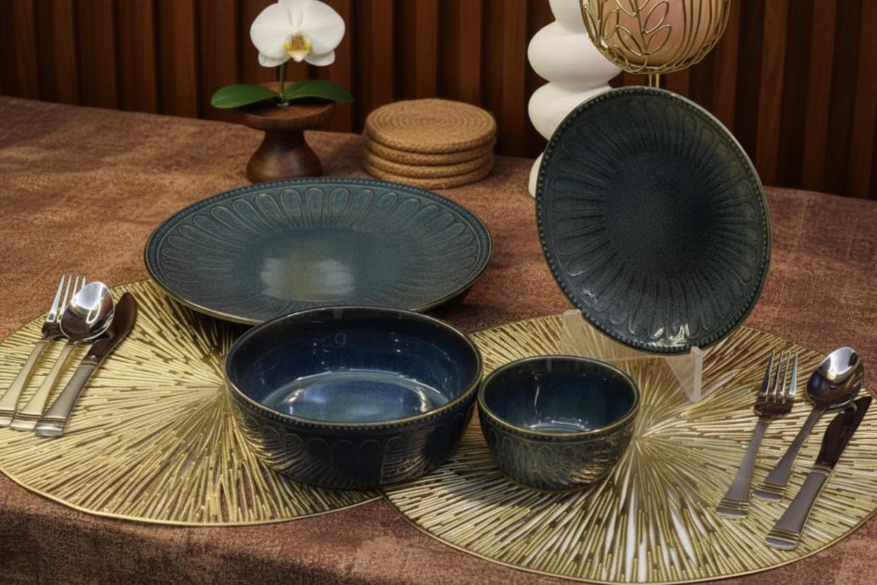 Midnight Bloom Dinner Set of 20