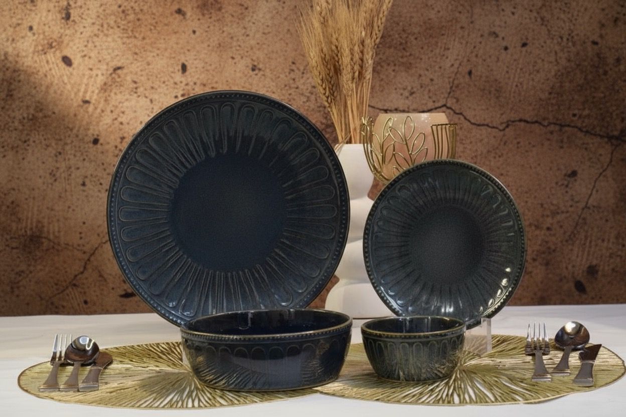 Midnight Bloom Dinner Set of 20